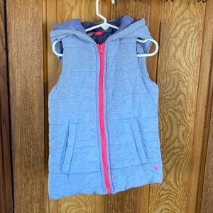 Girls hooded puffer vest size 7/8 - periwinkle with hot pink trim!